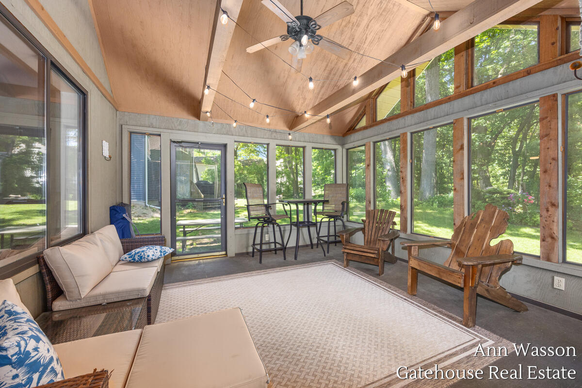 6007 Arroyo Vista Drive NE Rockford MI 49341