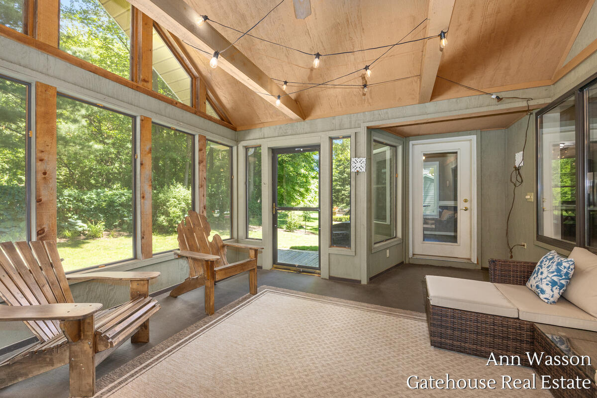 6007 Arroyo Vista Drive NE Rockford MI 49341