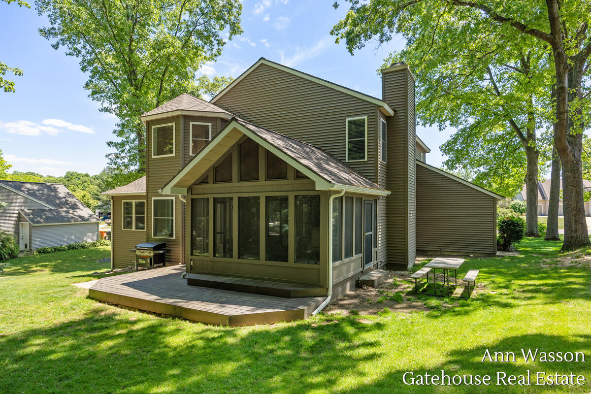 6007 Arroyo Vista Drive NE Rockford MI 49341