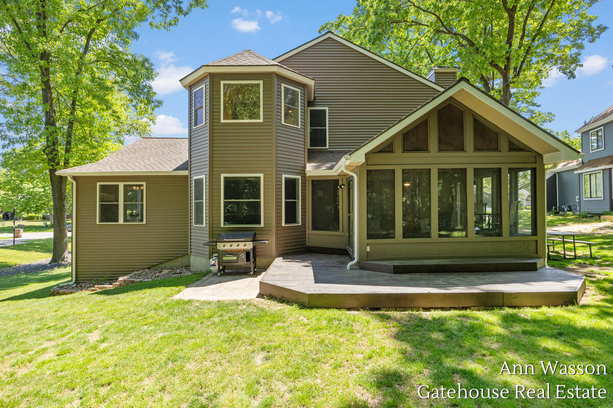 6007 Arroyo Vista Drive NE Rockford MI 49341