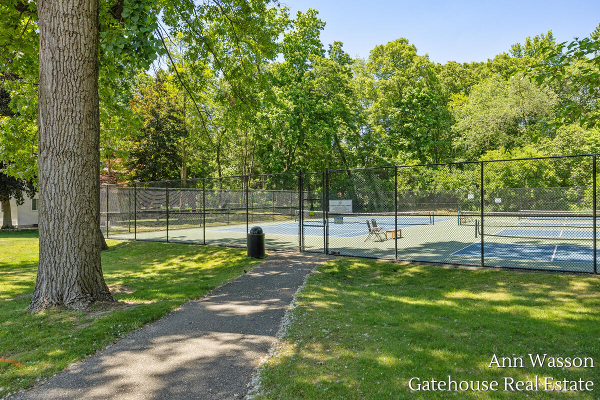 6007 Arroyo Vista Drive NE Rockford MI 49341