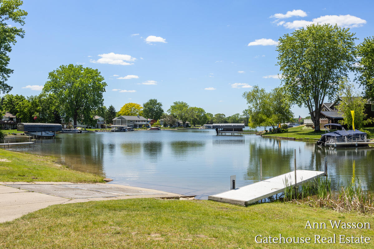 6007 Arroyo Vista Drive NE Rockford MI 49341