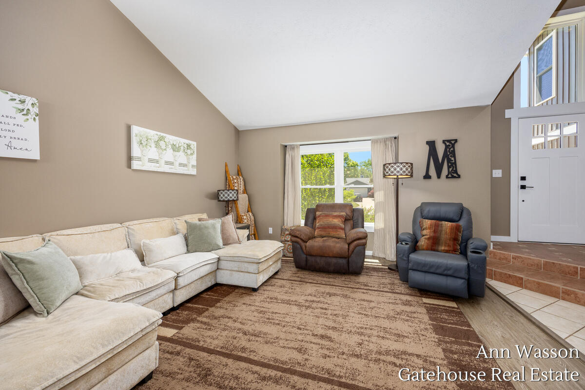 6007 Arroyo Vista Drive NE Rockford MI 49341