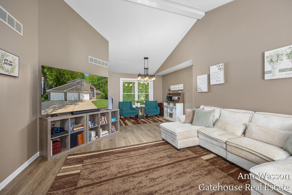 6007 Arroyo Vista Drive NE Rockford MI 49341