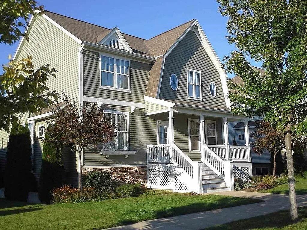 573 Brownstone Street Holland MI 49423