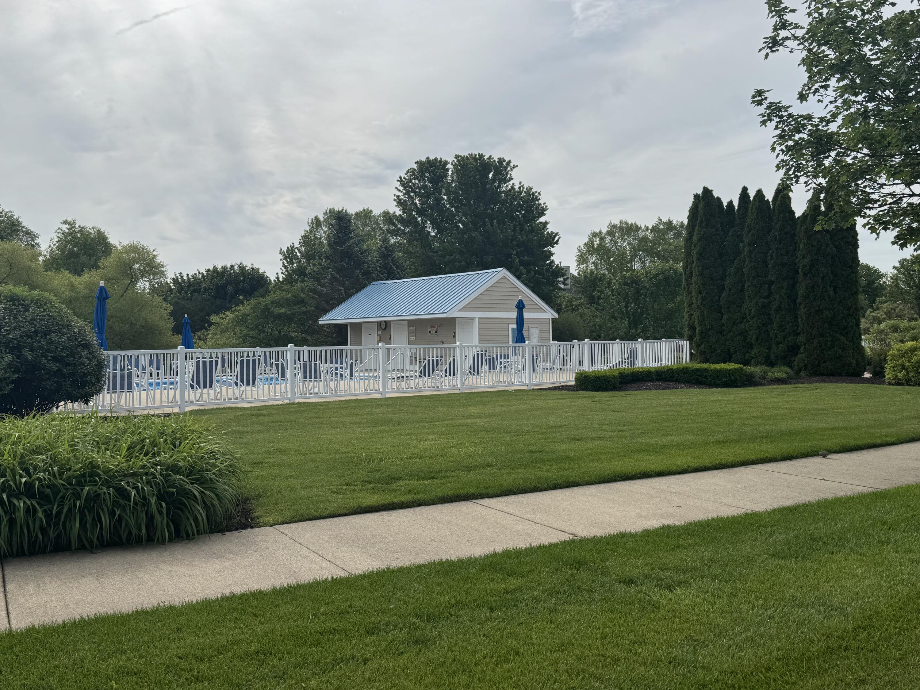 573 Brownstone Street Holland MI 49423