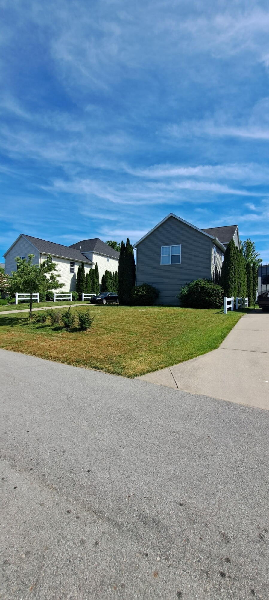 573 Brownstone Street Holland MI 49423