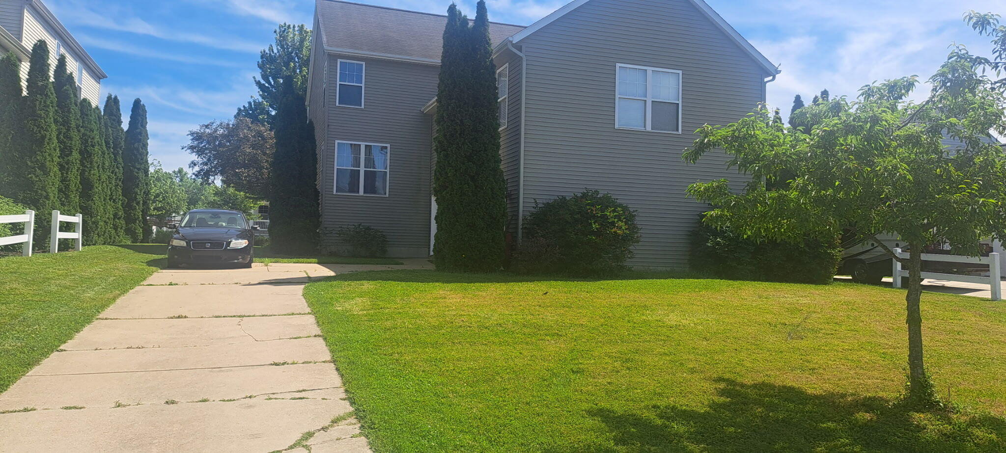 573 Brownstone Street Holland MI 49423