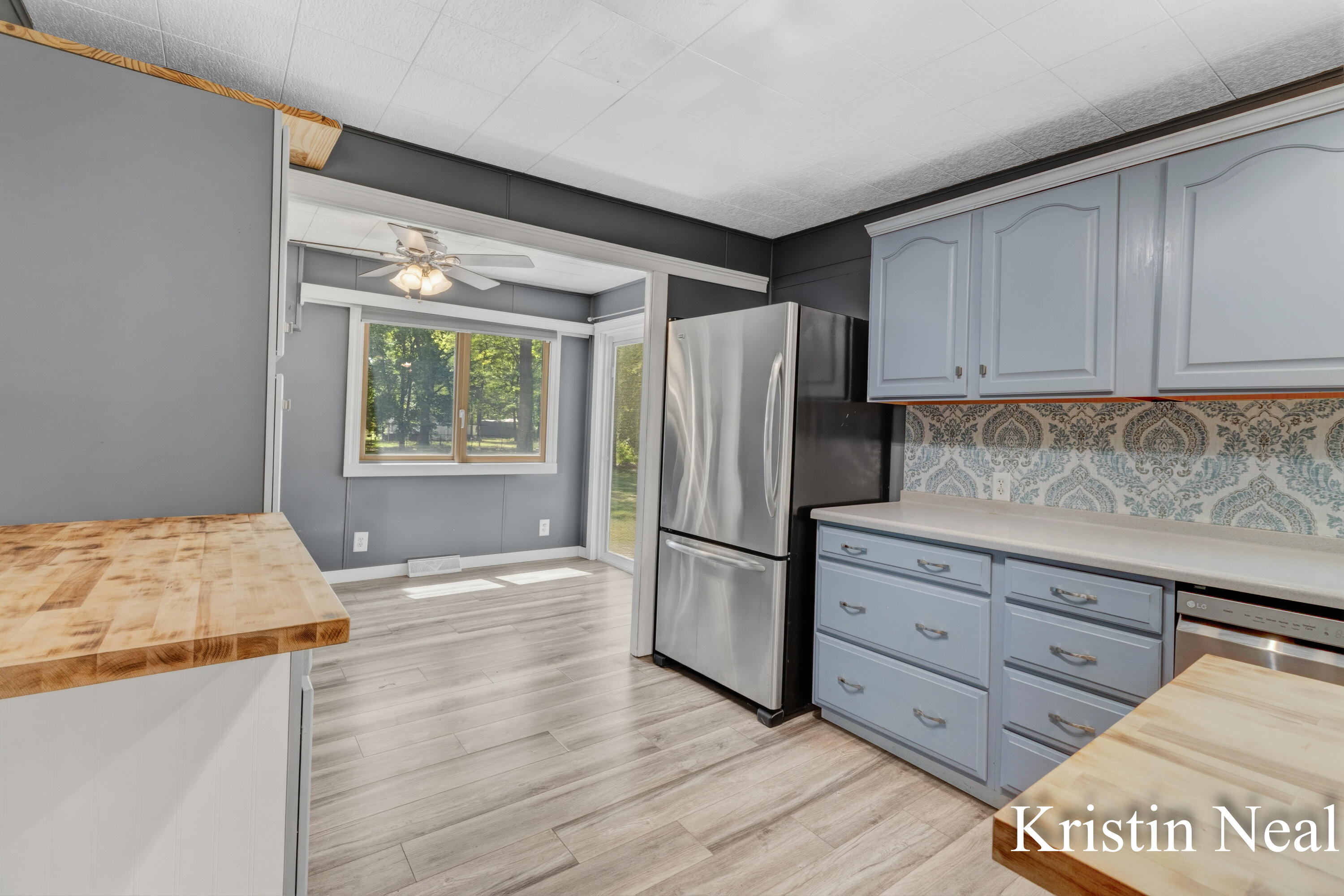673 S Wolf Lake Road Muskegon MI 49442