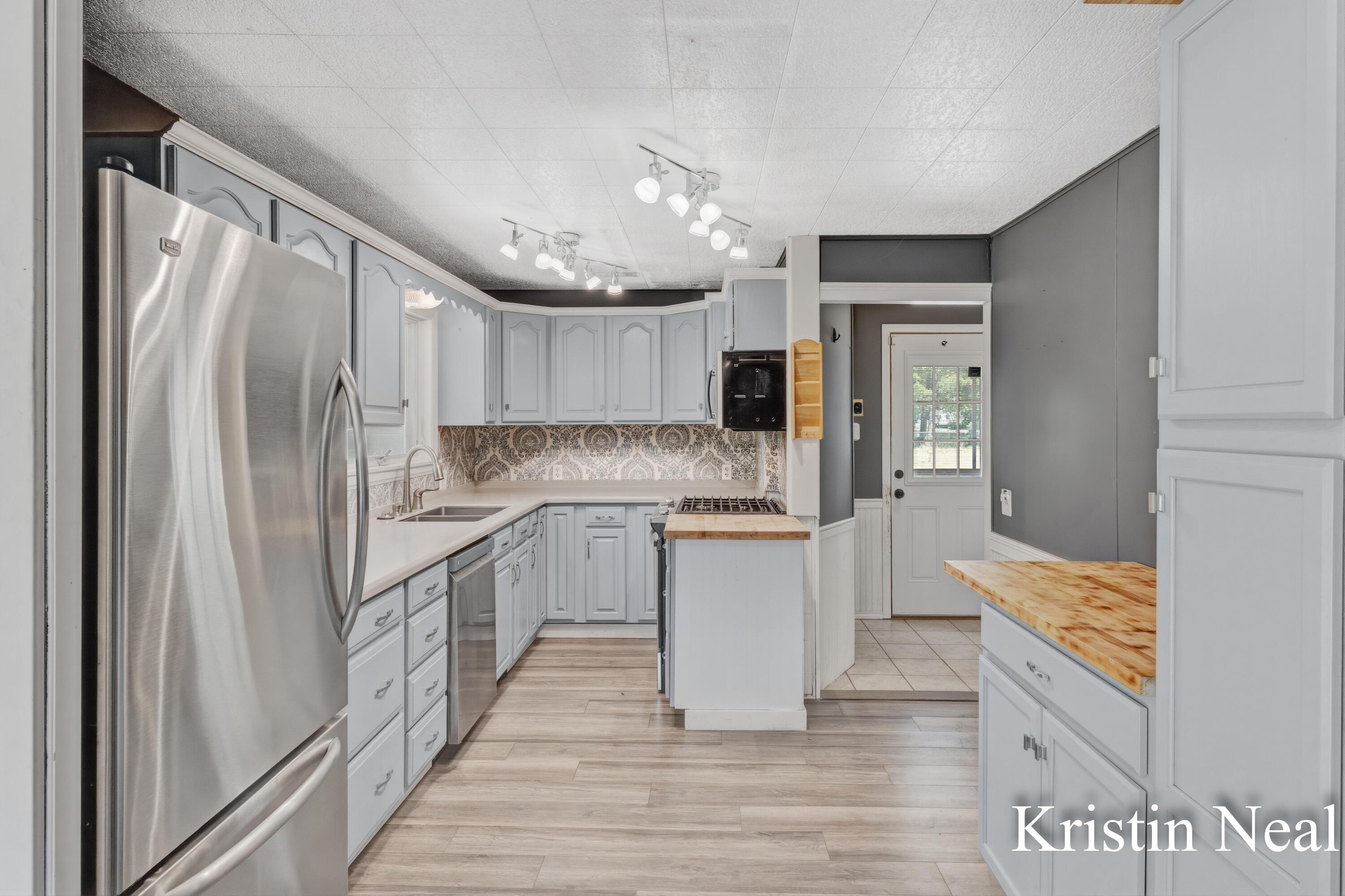 673 S Wolf Lake Road Muskegon MI 49442