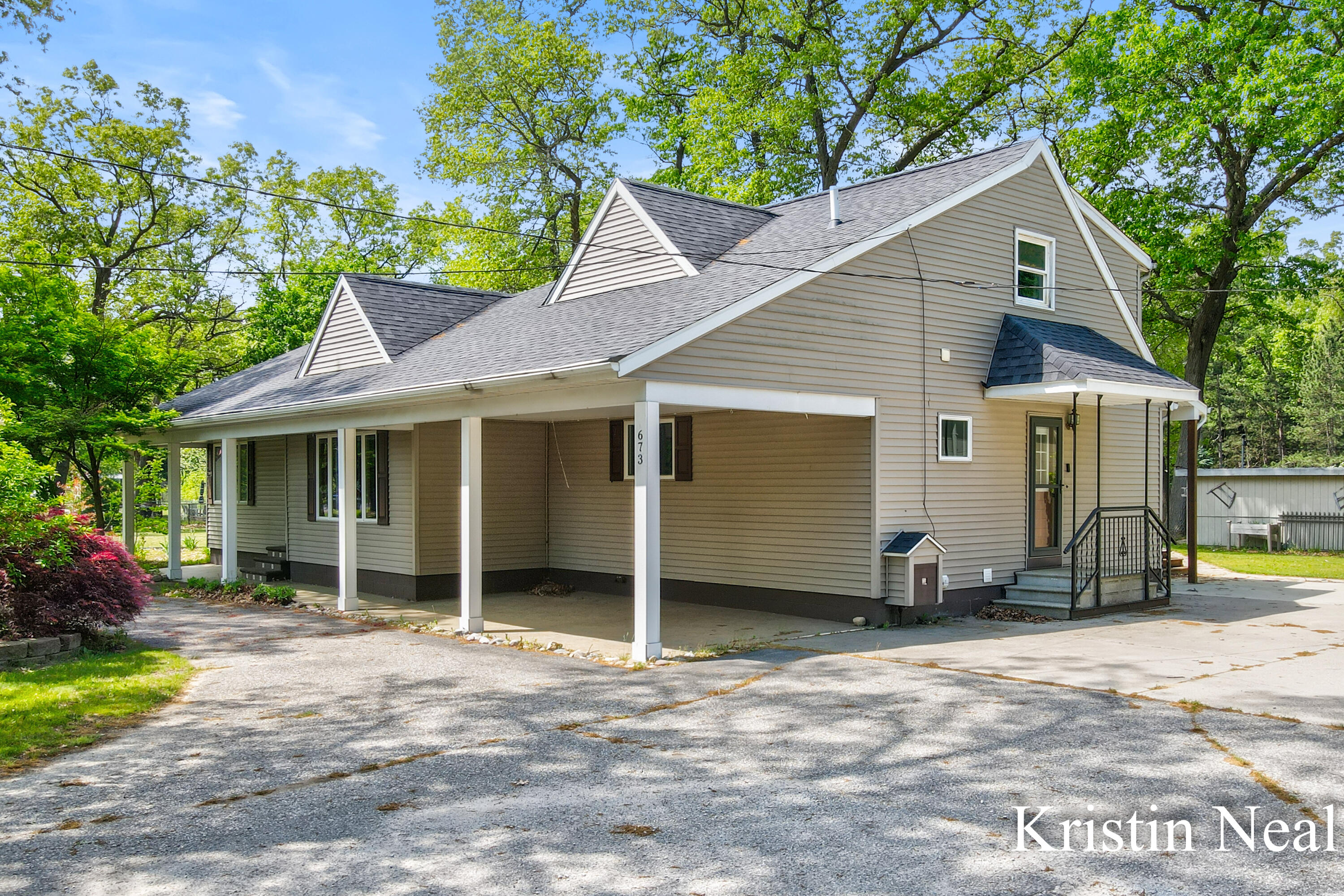 673 S Wolf Lake Road Muskegon MI 49442