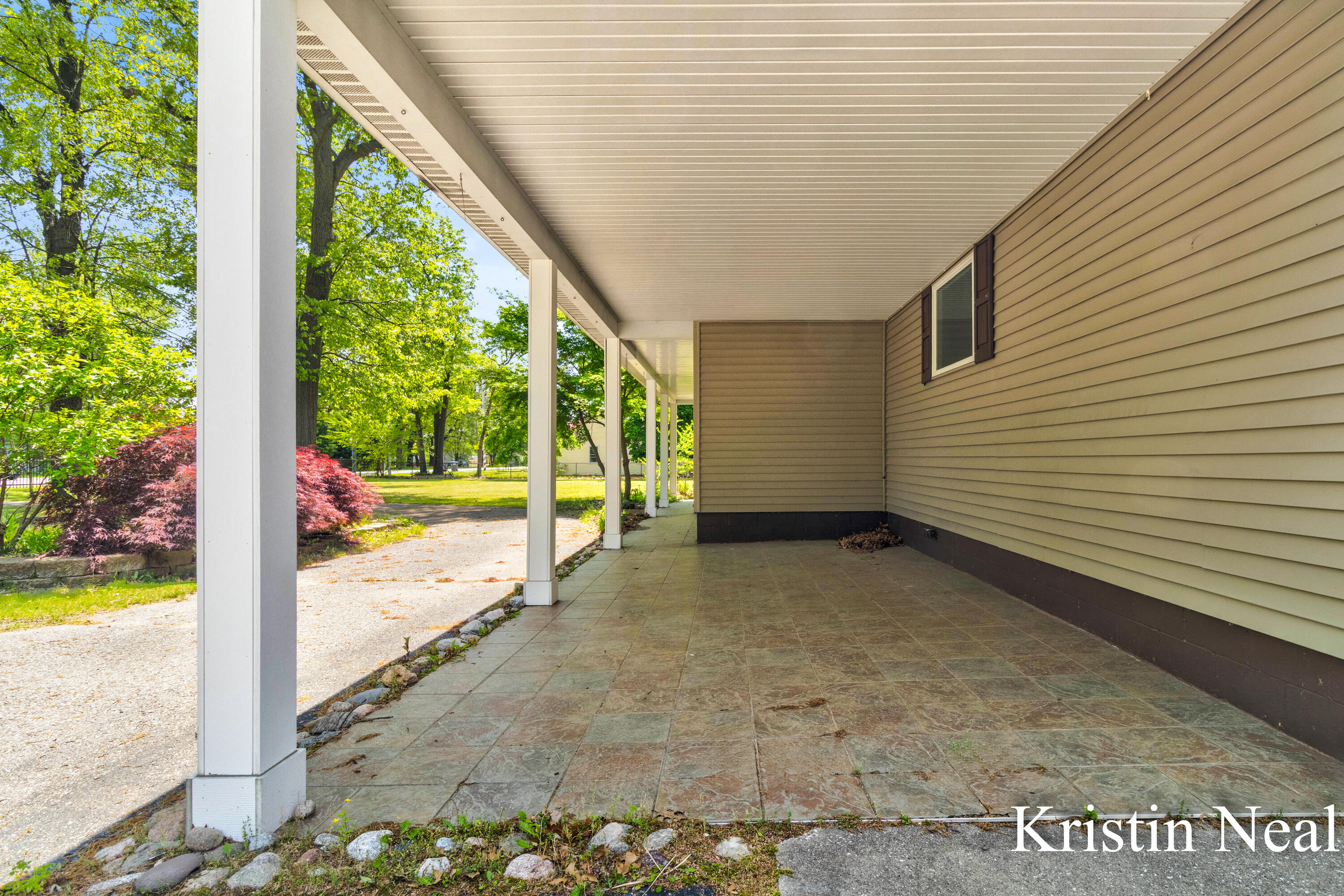673 S Wolf Lake Road Muskegon MI 49442