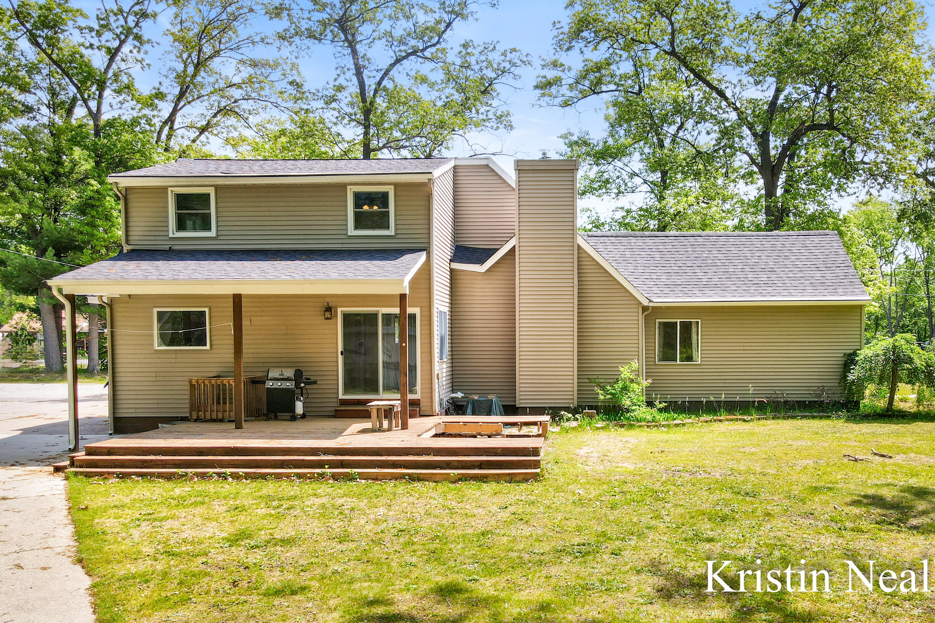 673 S Wolf Lake Road Muskegon MI 49442