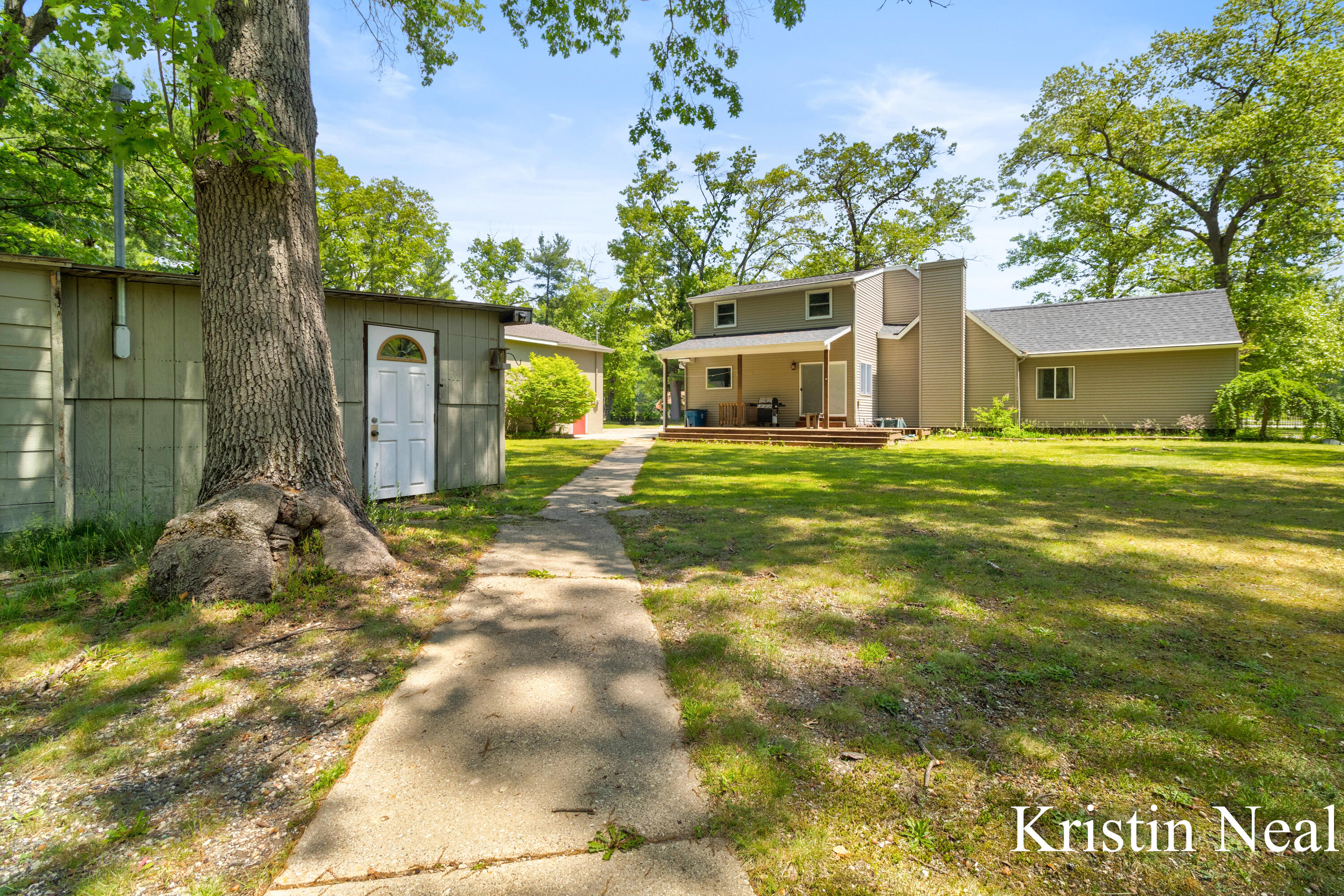 673 S Wolf Lake Road Muskegon MI 49442