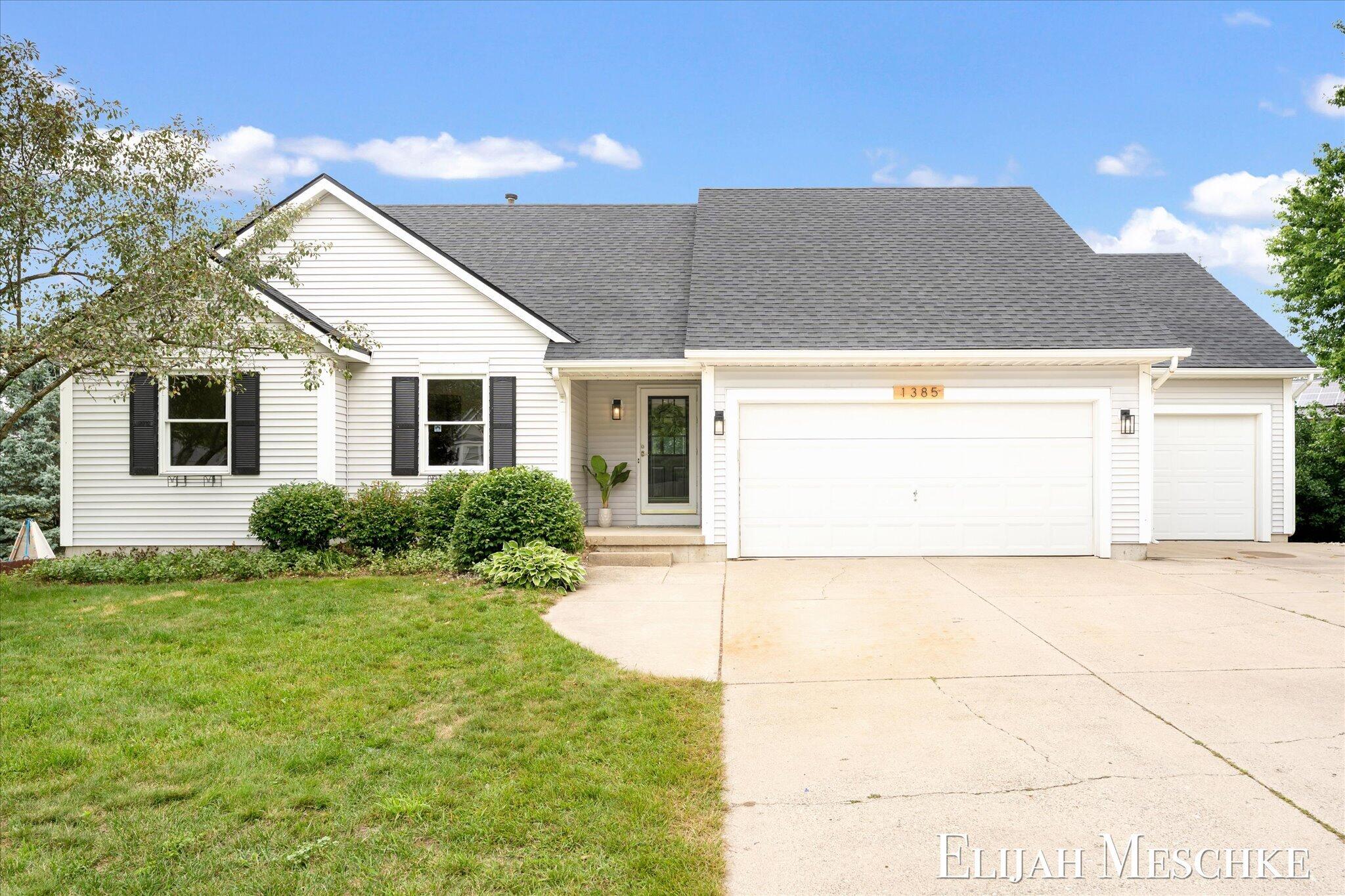 1385 Shaw Court NE Rockford MI 49341