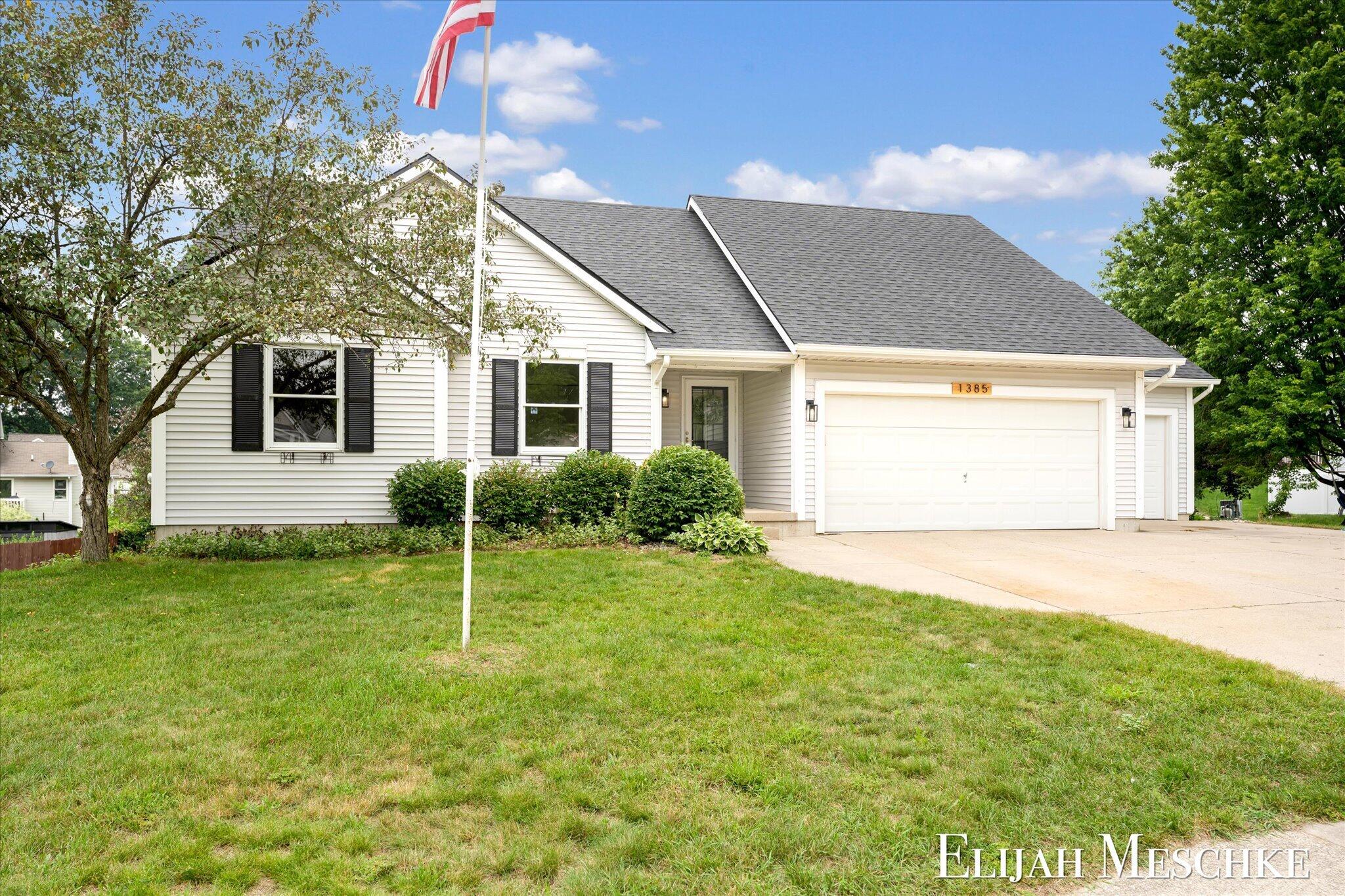 1385 Shaw Court NE Rockford MI 49341