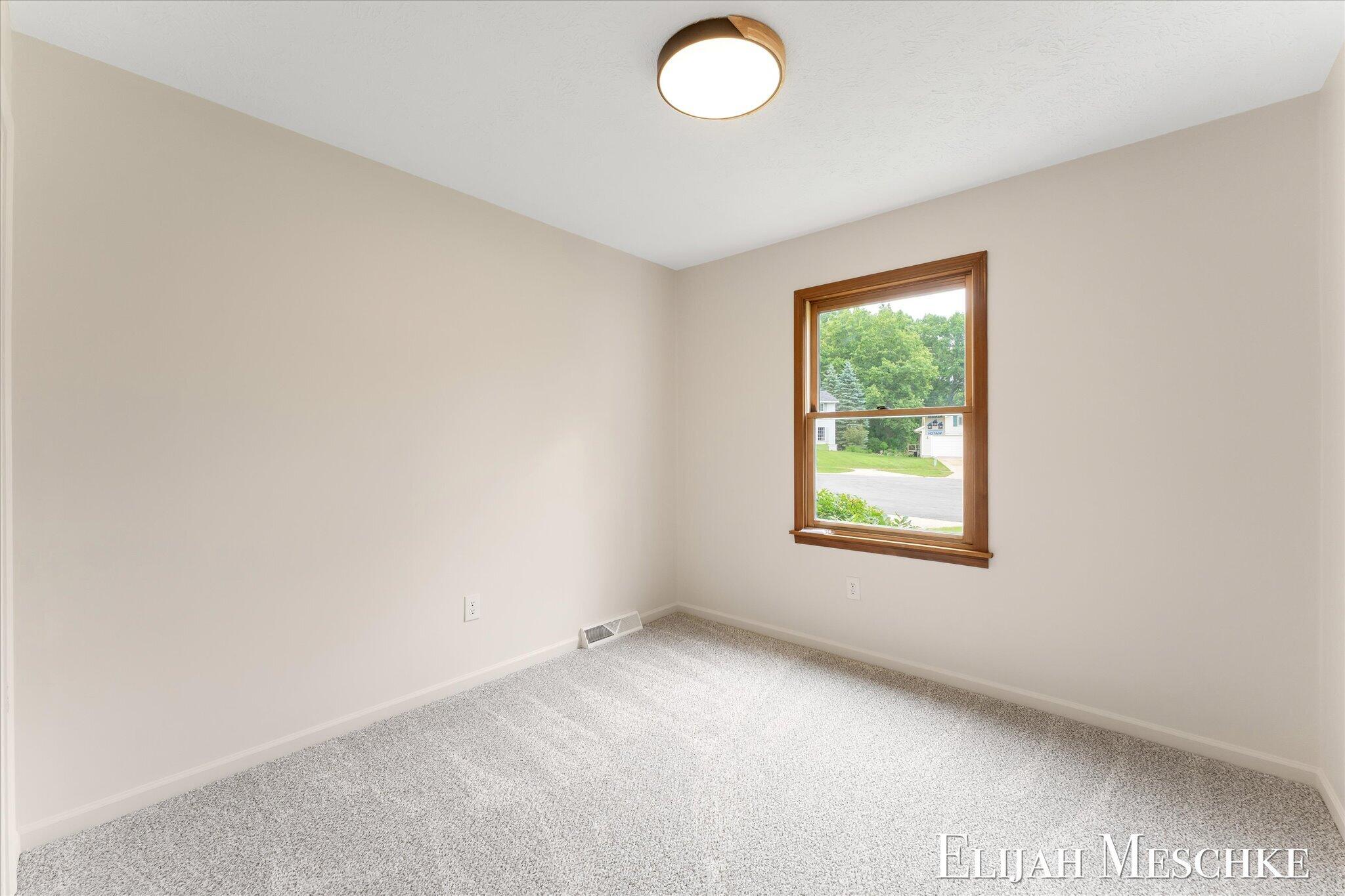 1385 Shaw Court NE Rockford MI 49341