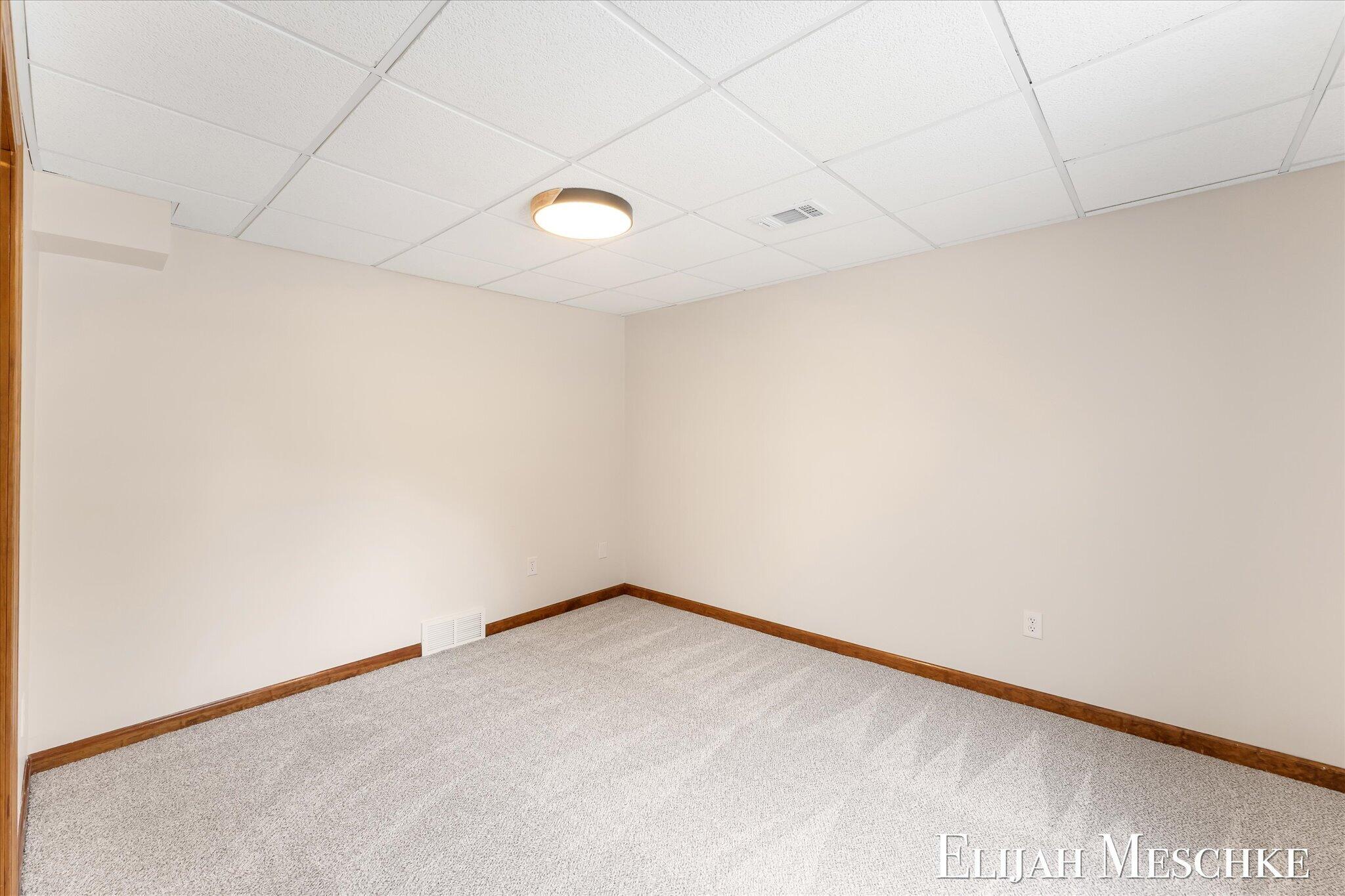 1385 Shaw Court NE Rockford MI 49341
