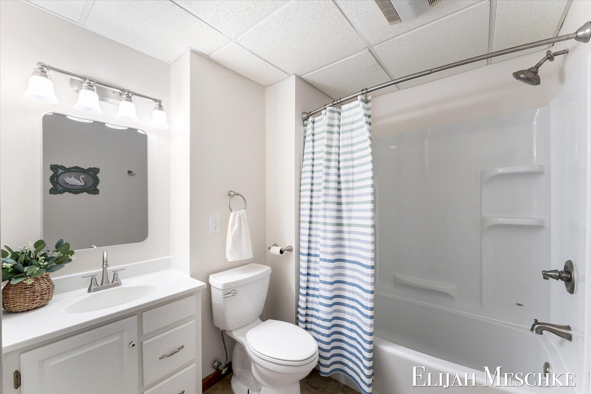 1385 Shaw Court NE Rockford MI 49341