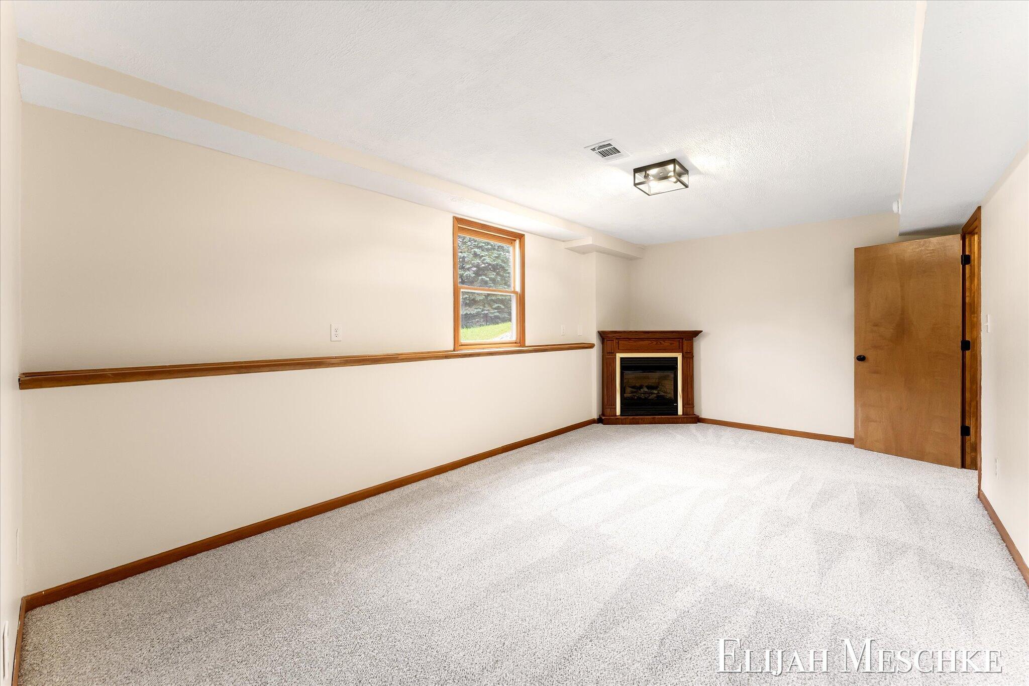 1385 Shaw Court NE Rockford MI 49341