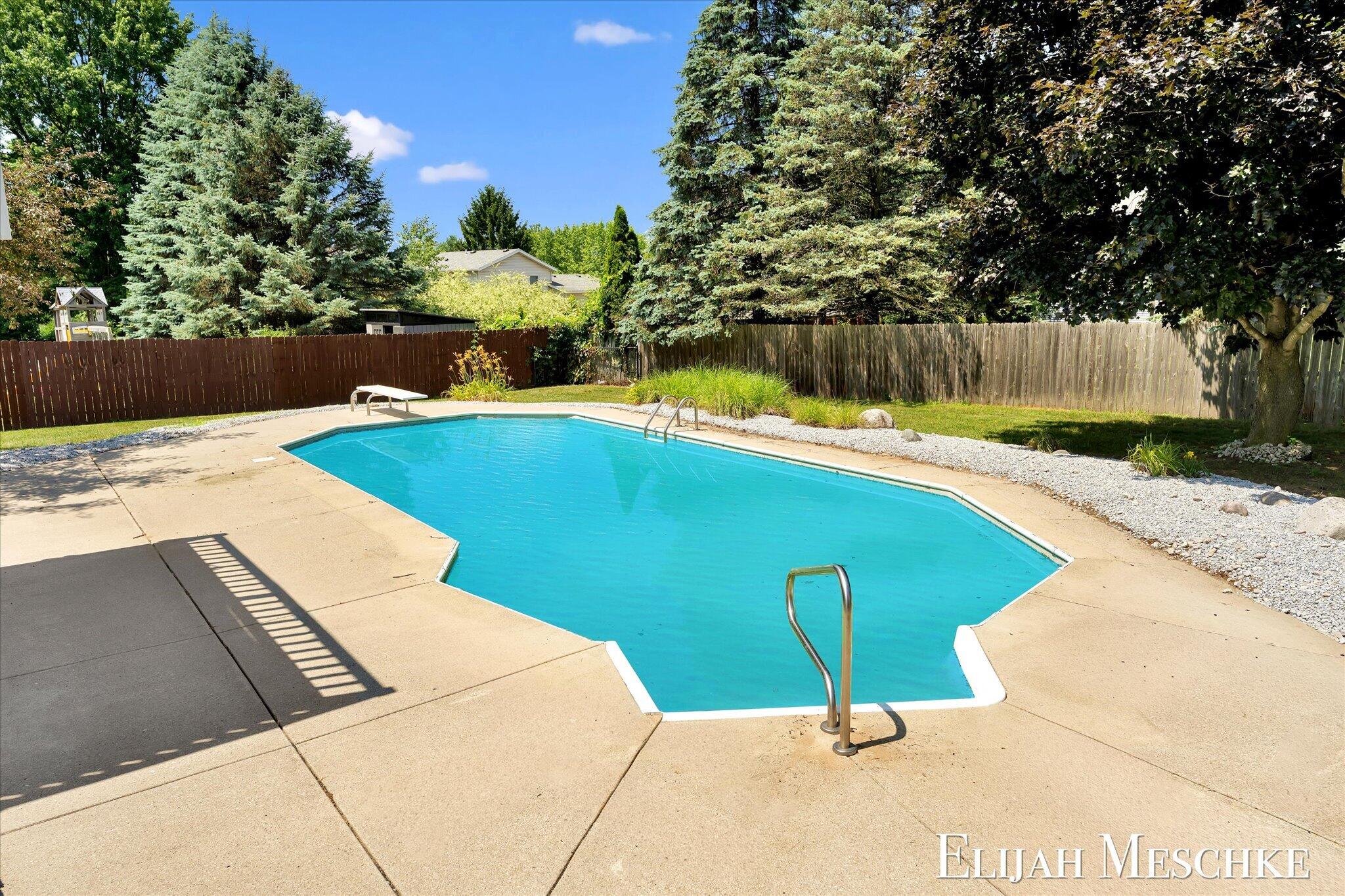1385 Shaw Court NE Rockford MI 49341