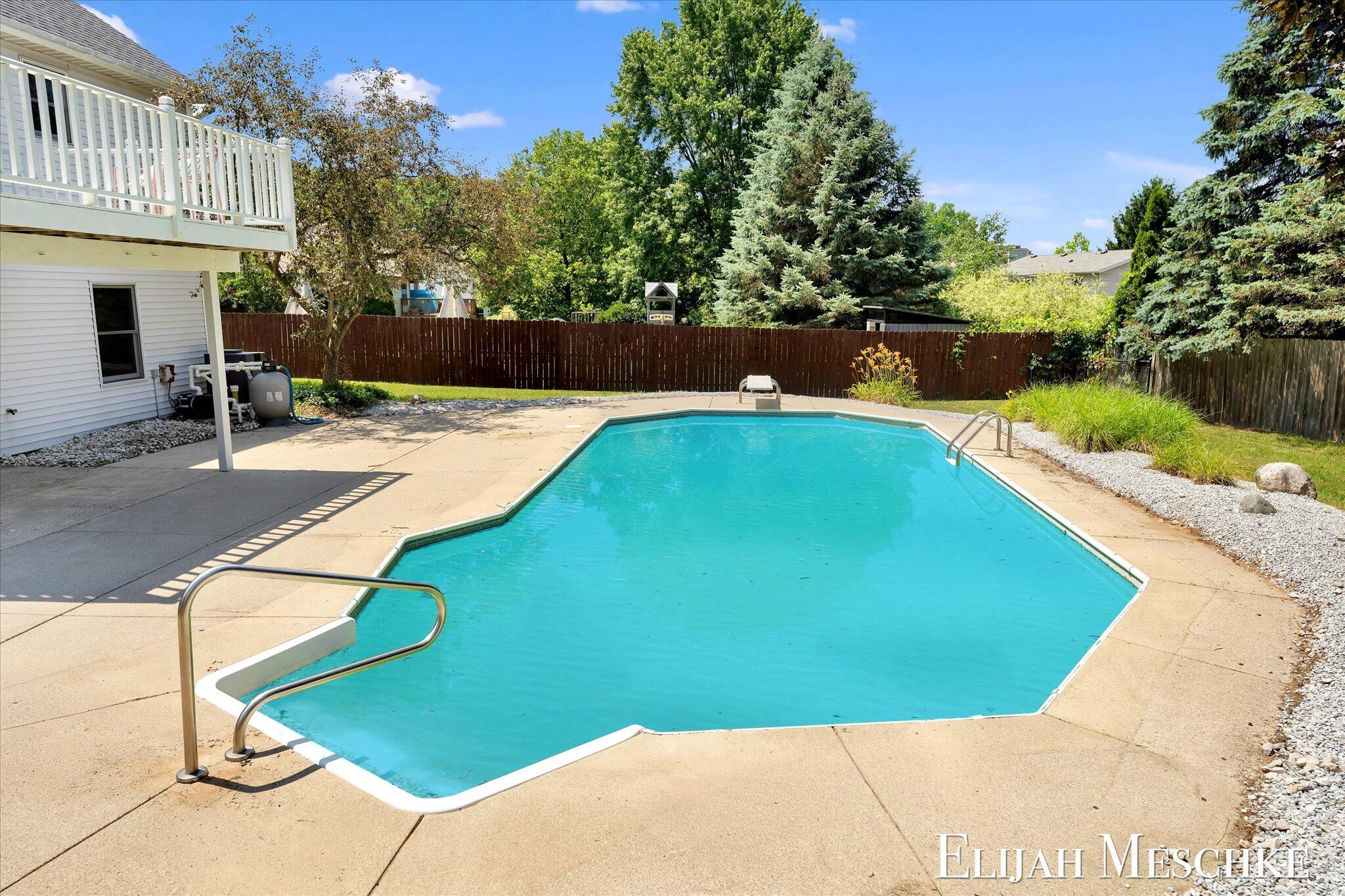 1385 Shaw Court NE Rockford MI 49341