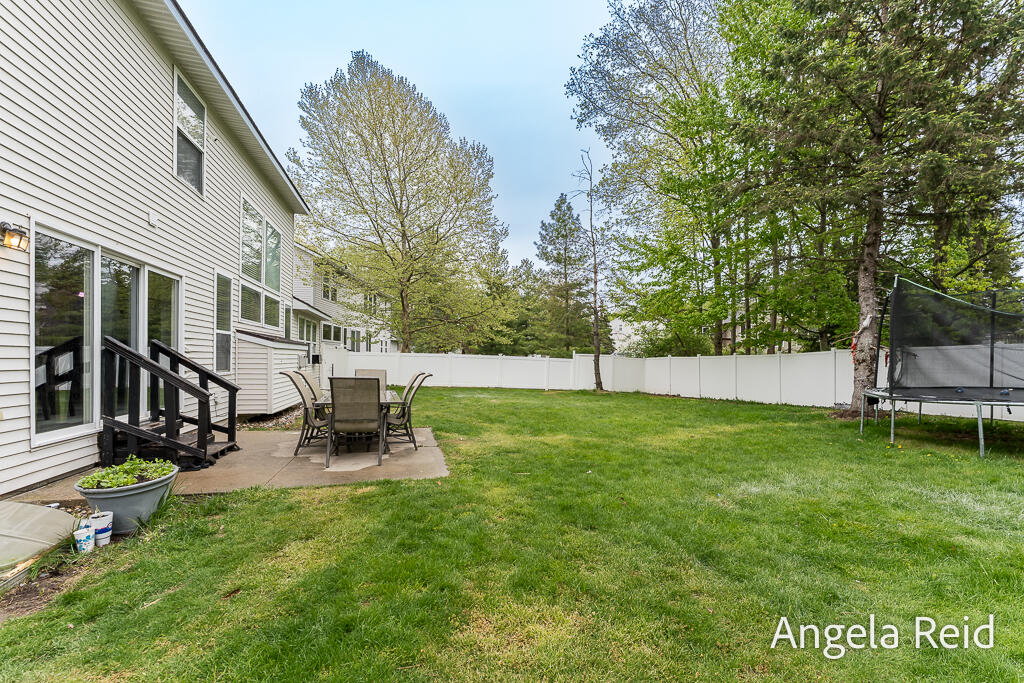 3528 Birch Knoll Drive SE Grand Rapids MI 49512