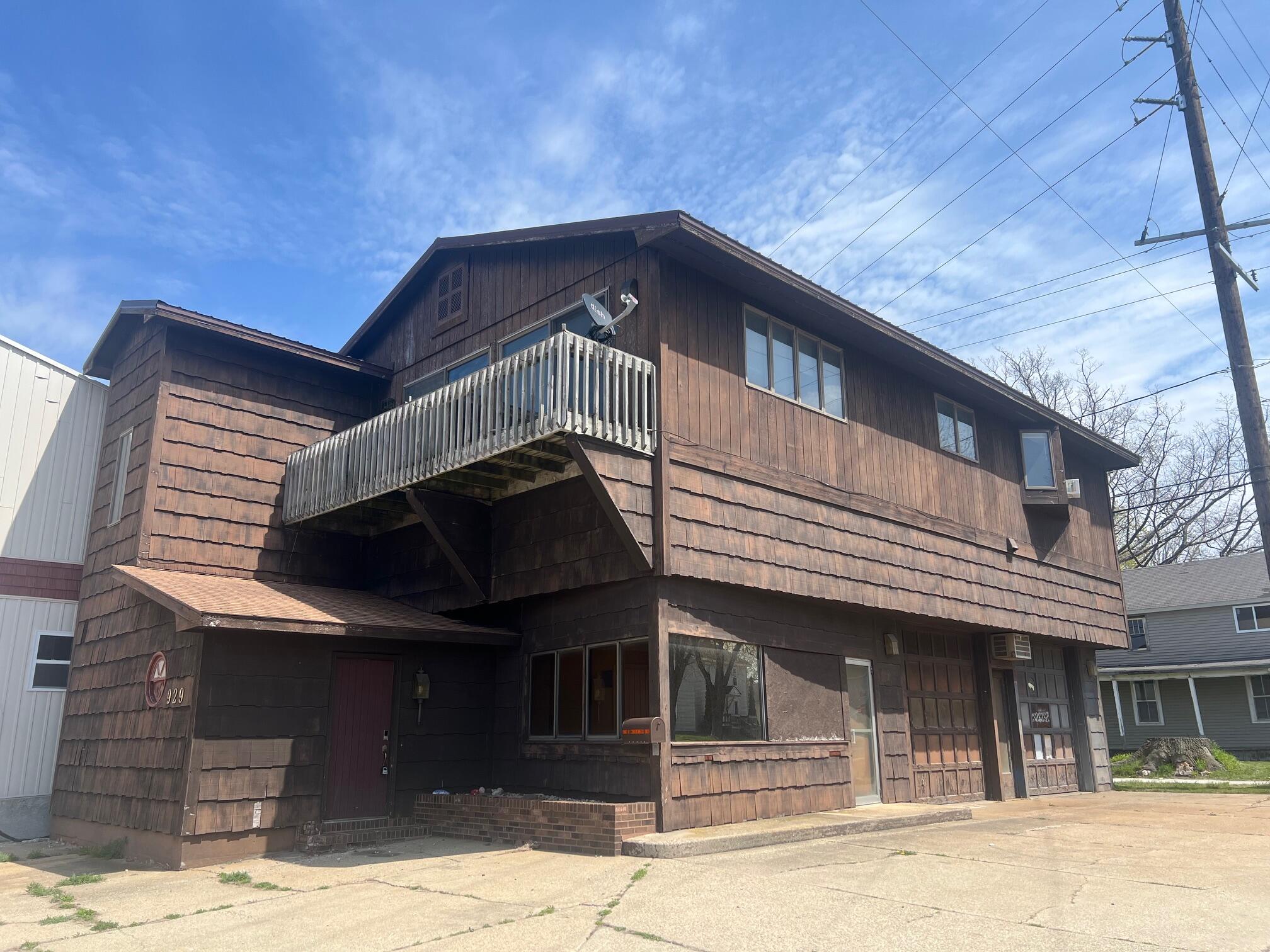 929 S Washington Avenue Ludington MI 49431