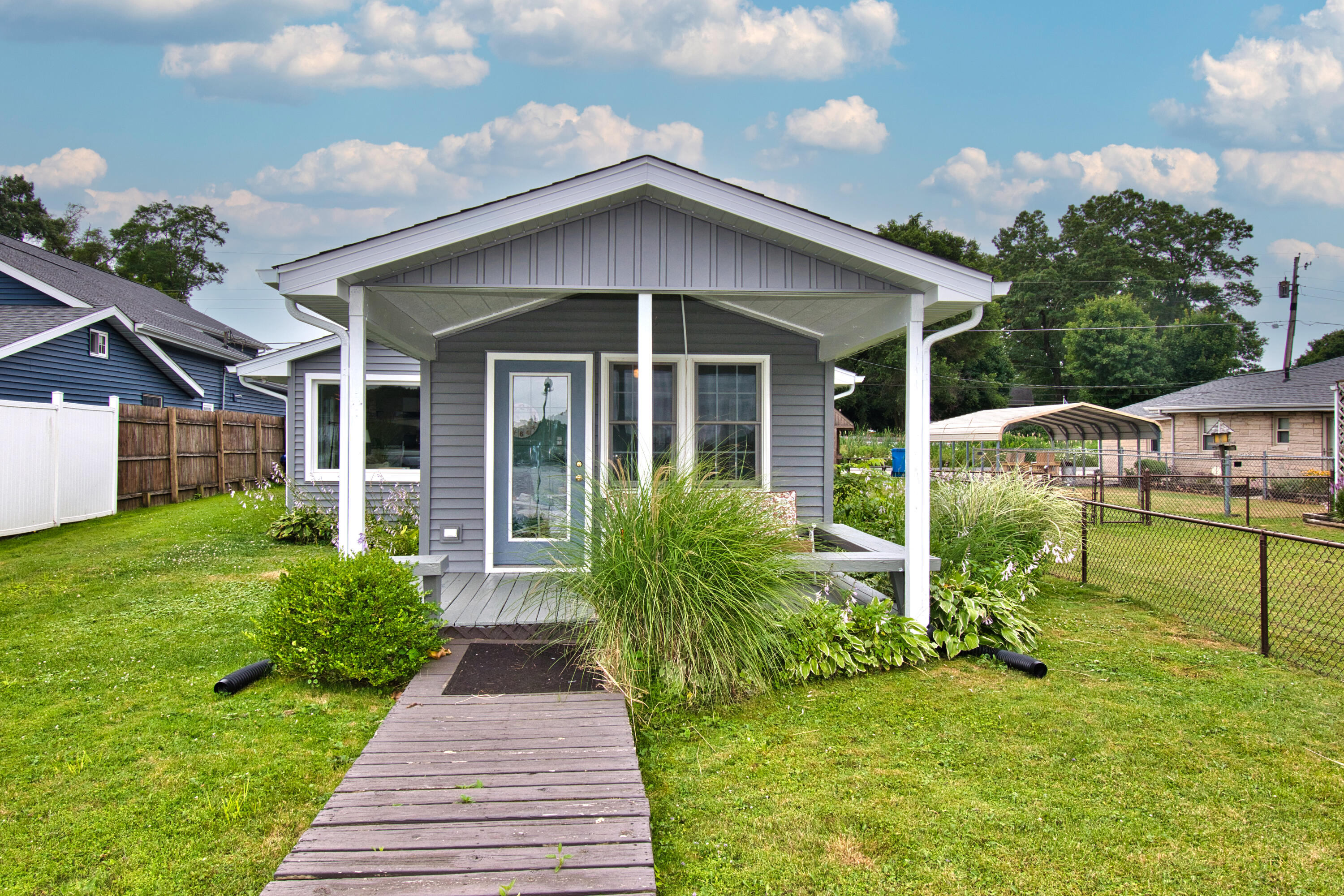 70041 Beach Drive Edwardsburg MI 49112