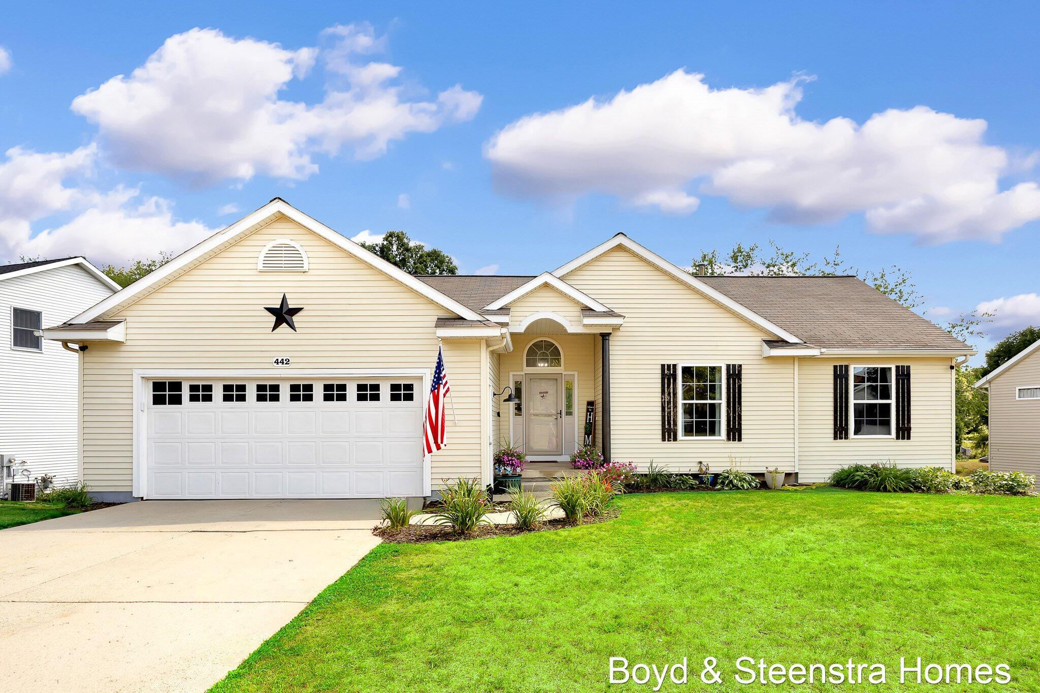 442 Shaw Estates Drive NE Rockford MI 49341