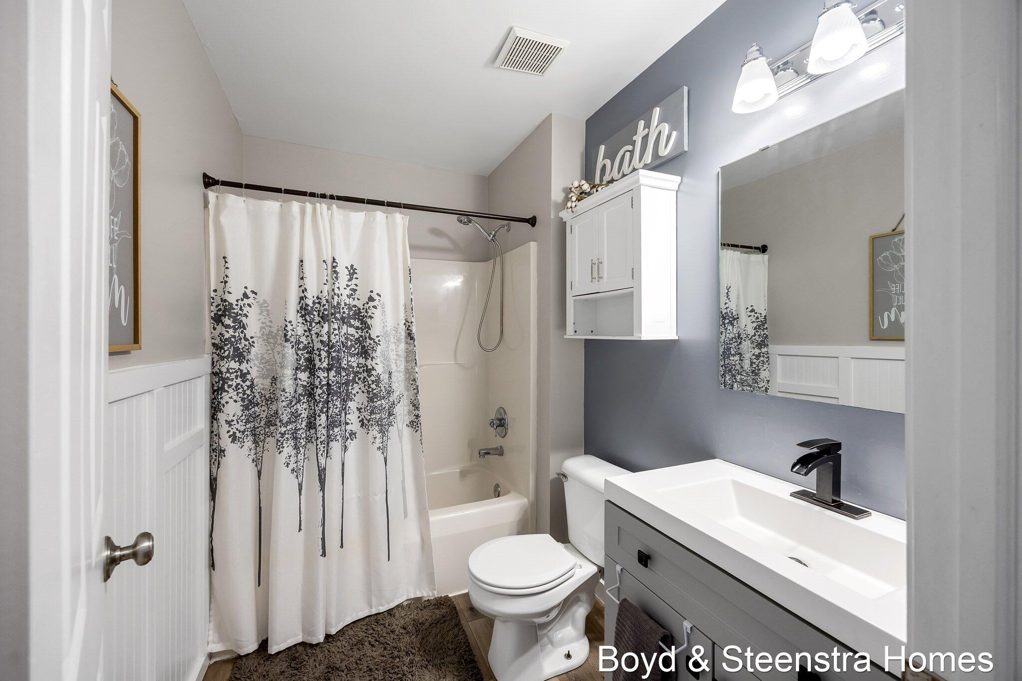 442 Shaw Estates Drive NE Rockford MI 49341