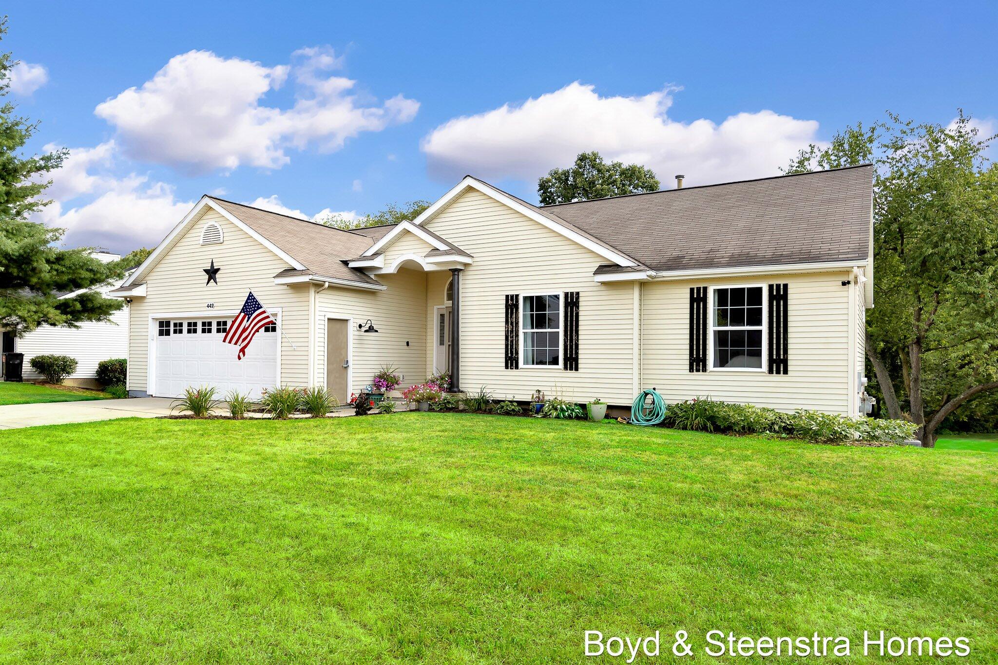 442 Shaw Estates Drive NE Rockford MI 49341