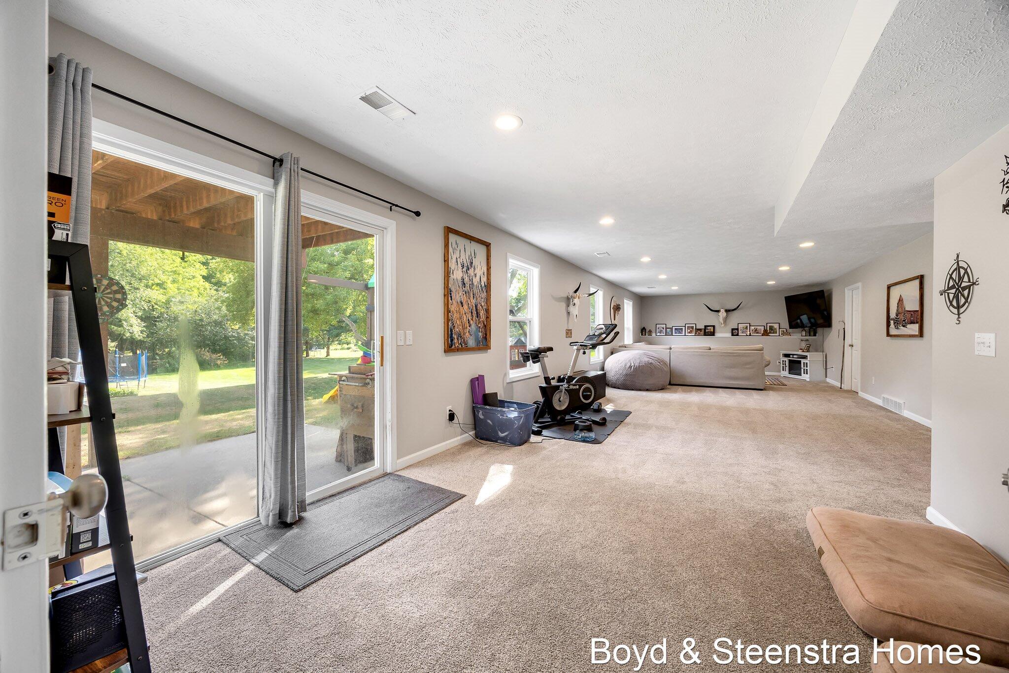 442 Shaw Estates Drive NE Rockford MI 49341