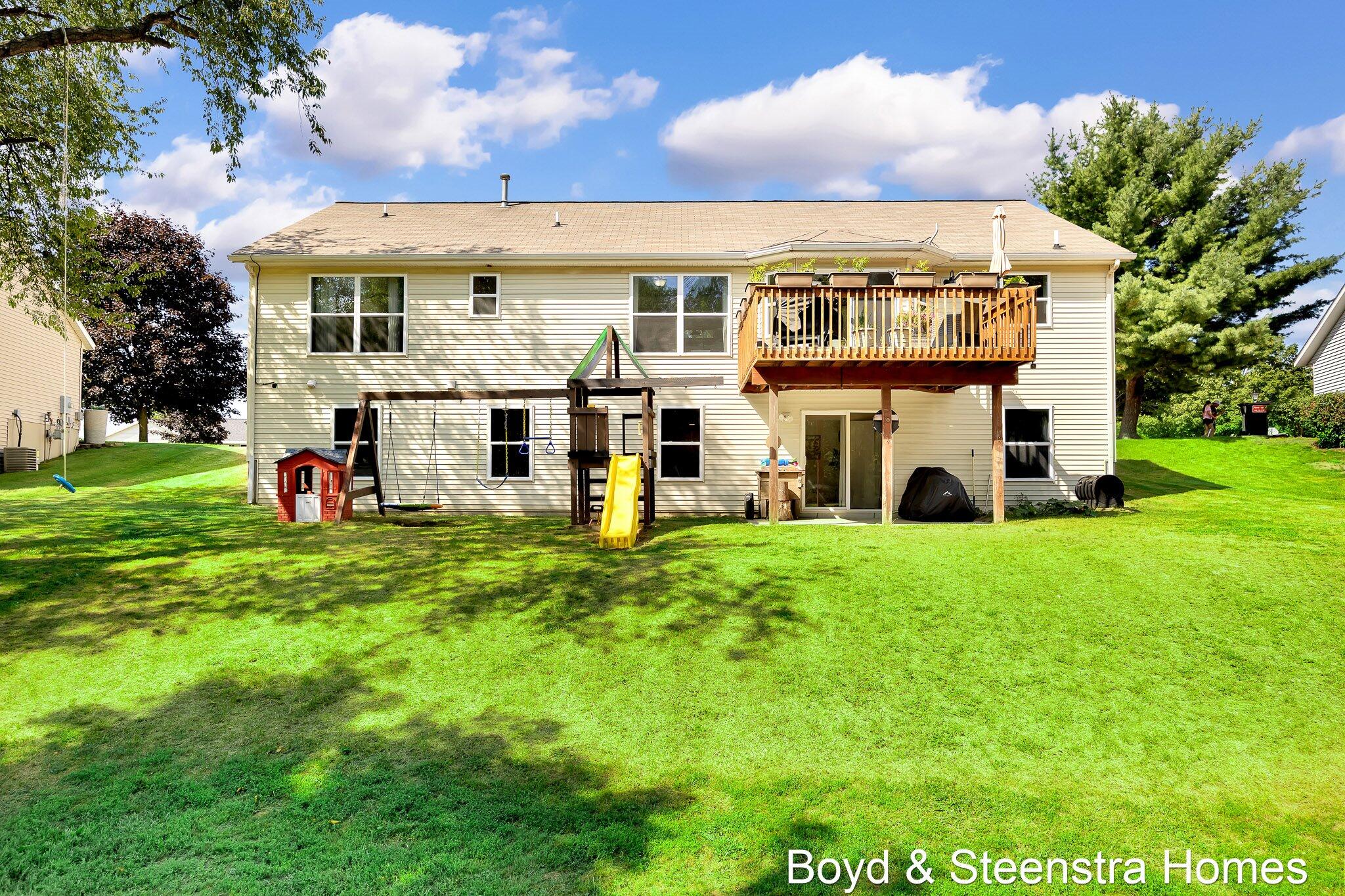 442 Shaw Estates Drive NE Rockford MI 49341
