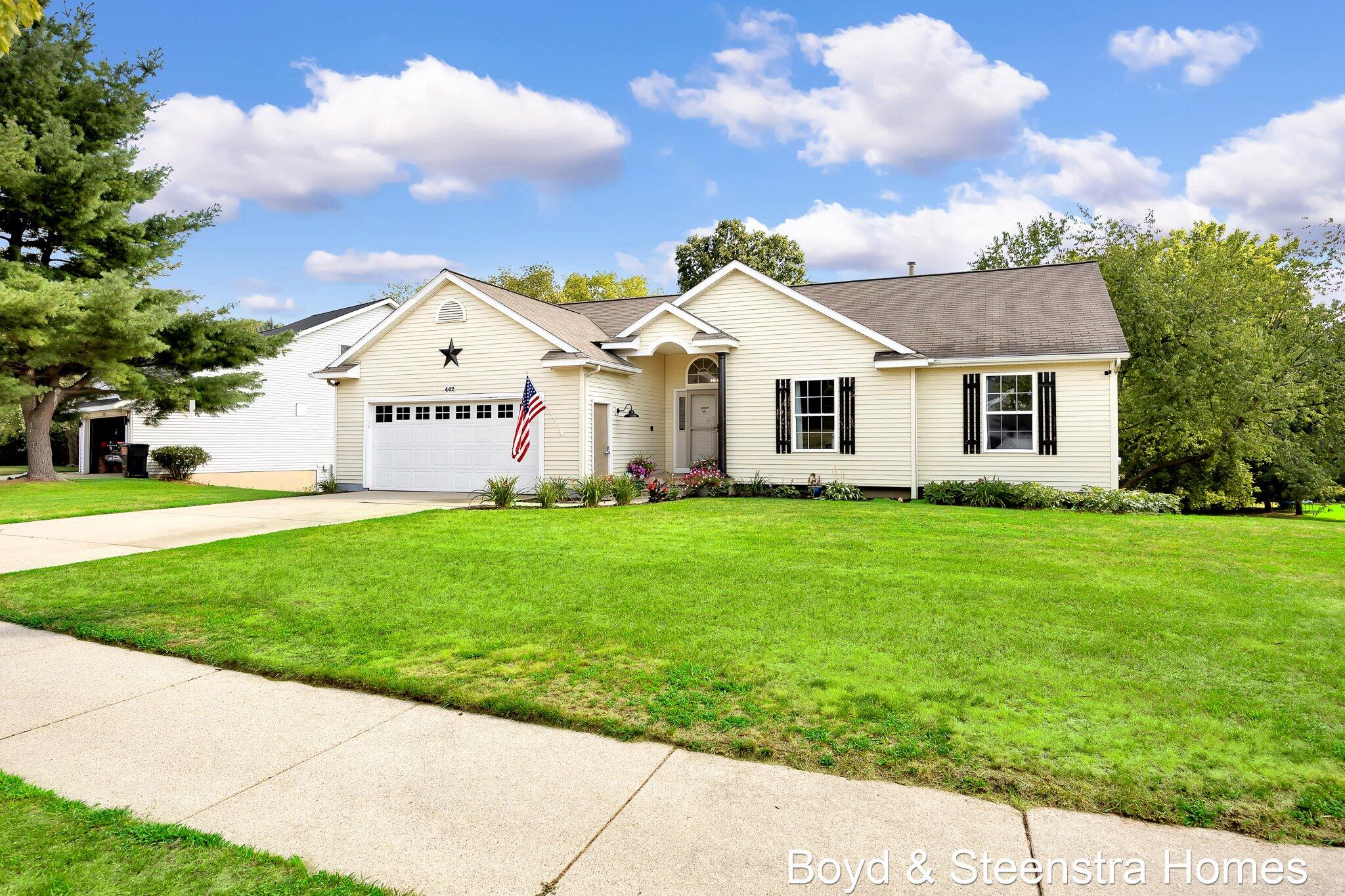 442 Shaw Estates Drive NE Rockford MI 49341