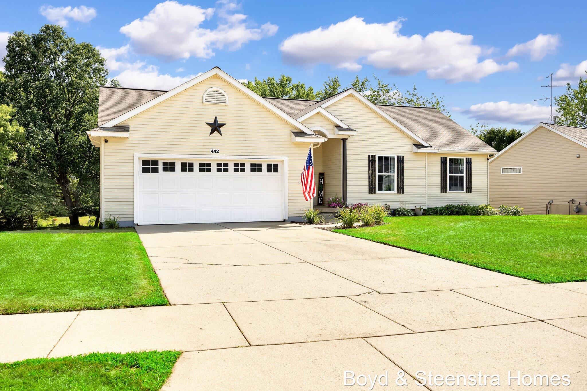 442 Shaw Estates Drive NE Rockford MI 49341