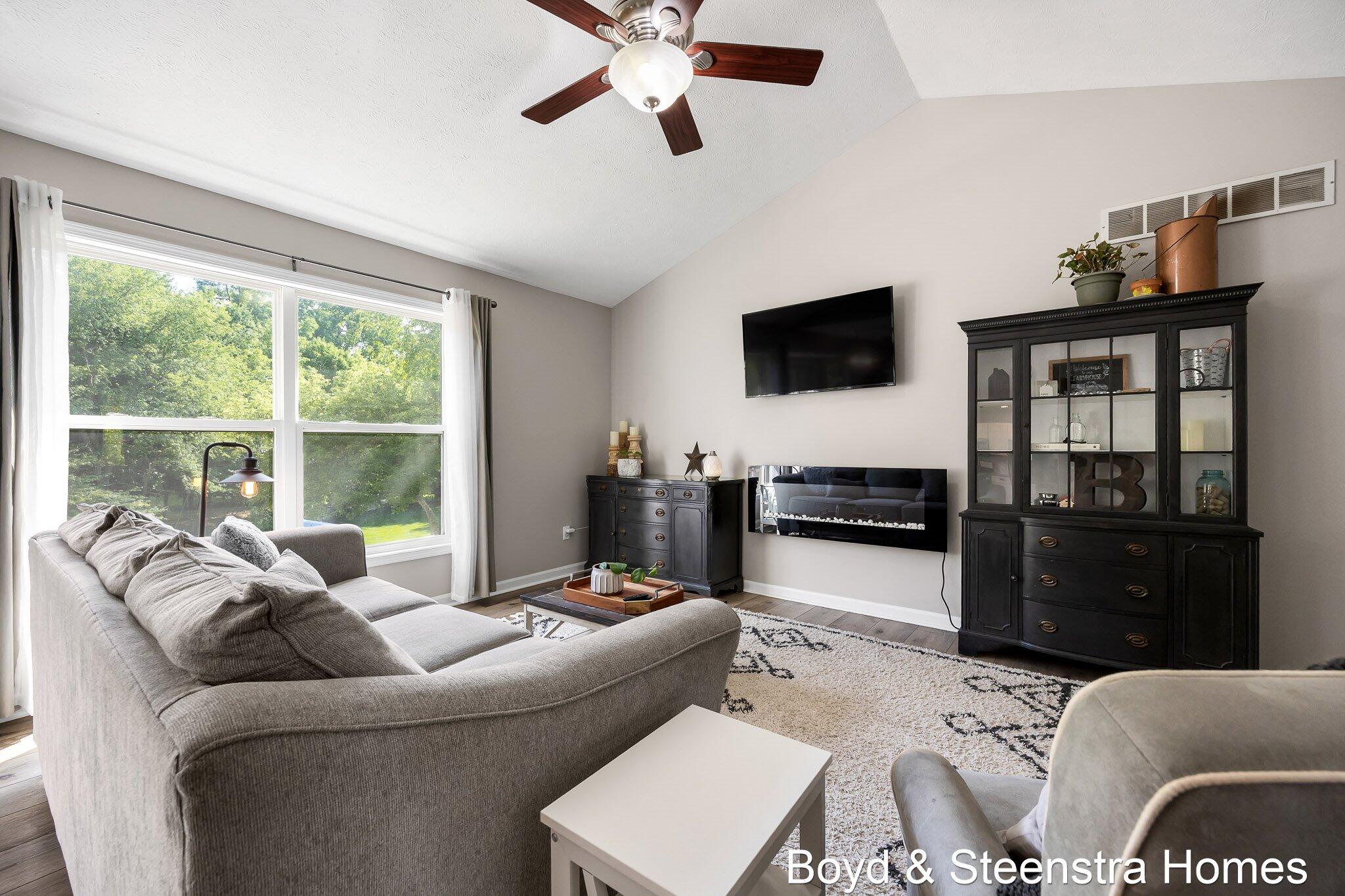 442 Shaw Estates Drive NE Rockford MI 49341