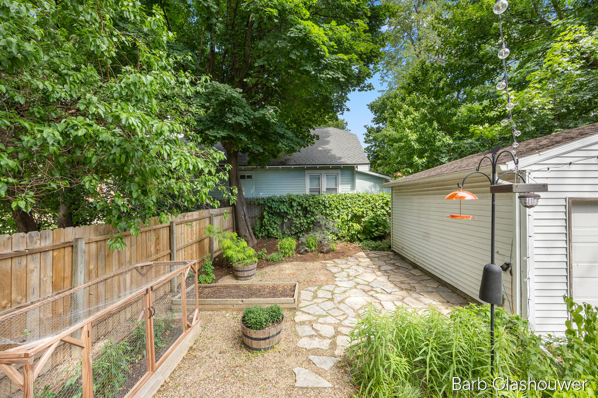 1606 Francis Avenue SE Grand Rapids MI 49507