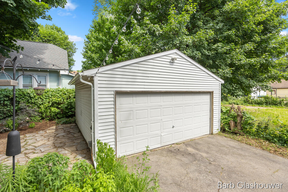 1606 Francis Avenue SE Grand Rapids MI 49507