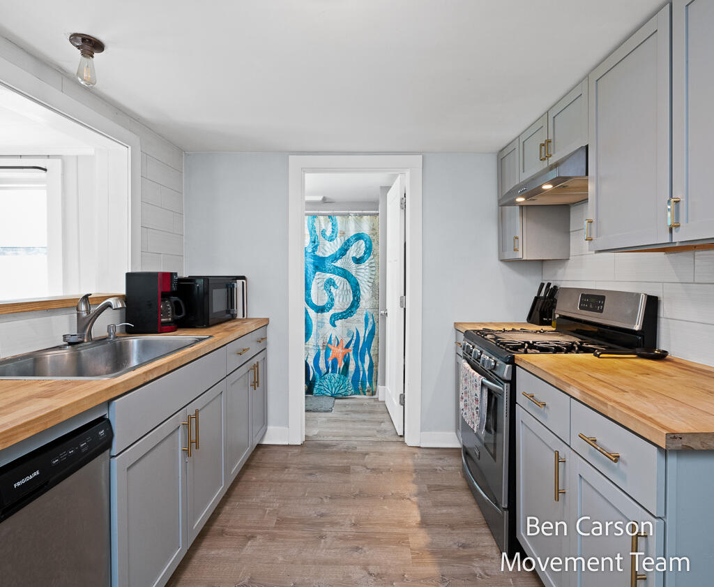 2164 Letart Avenue Muskegon MI 49441