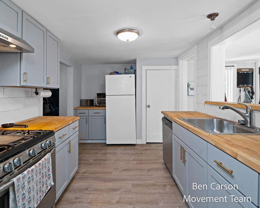 2164 Letart Avenue Muskegon MI 49441