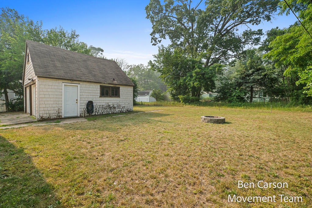 2164 Letart Avenue Muskegon MI 49441