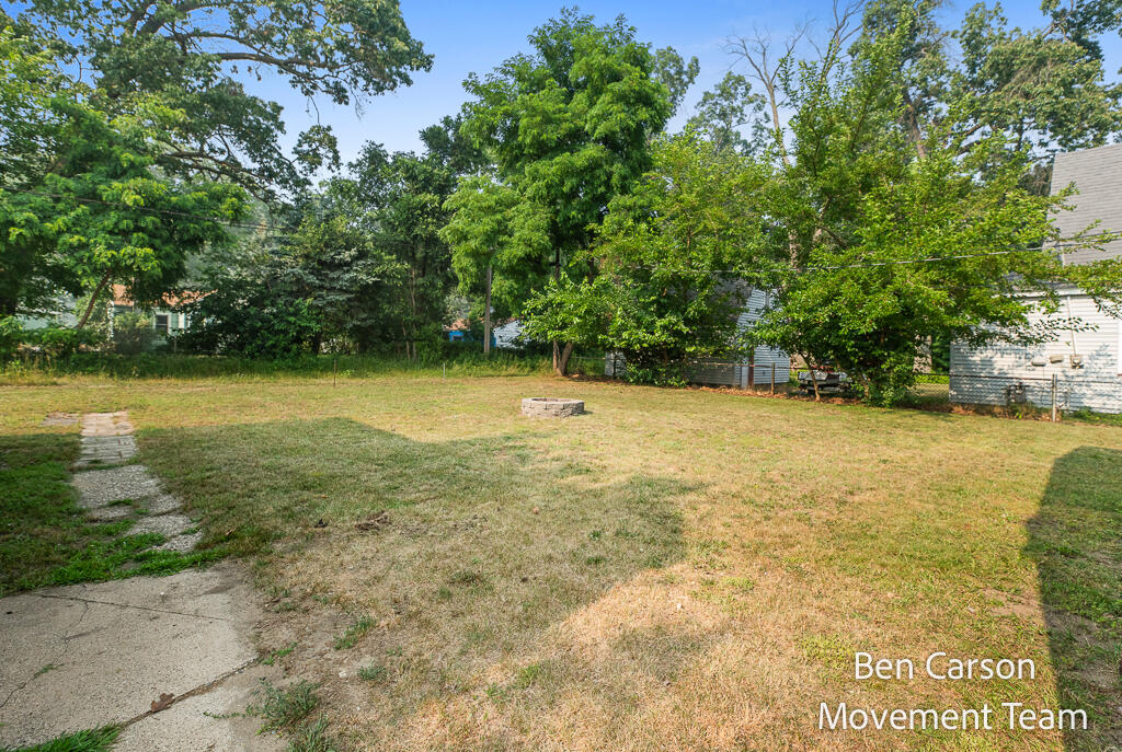 2164 Letart Avenue Muskegon MI 49441