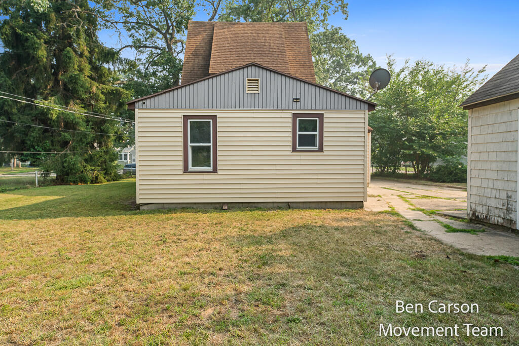 2164 Letart Avenue Muskegon MI 49441