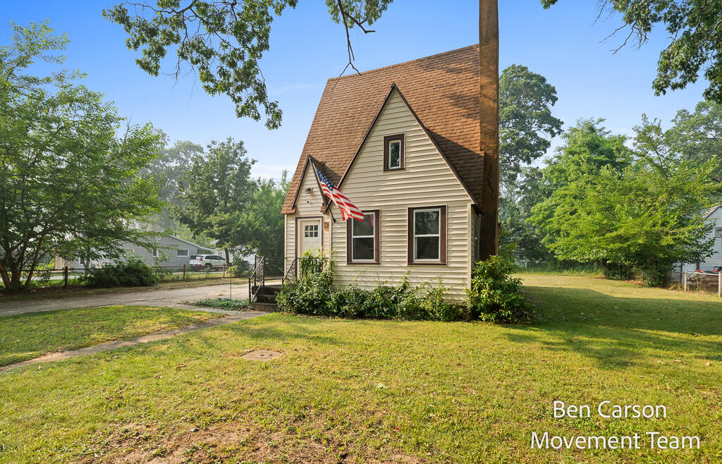 2164 Letart Avenue Muskegon MI 49441
