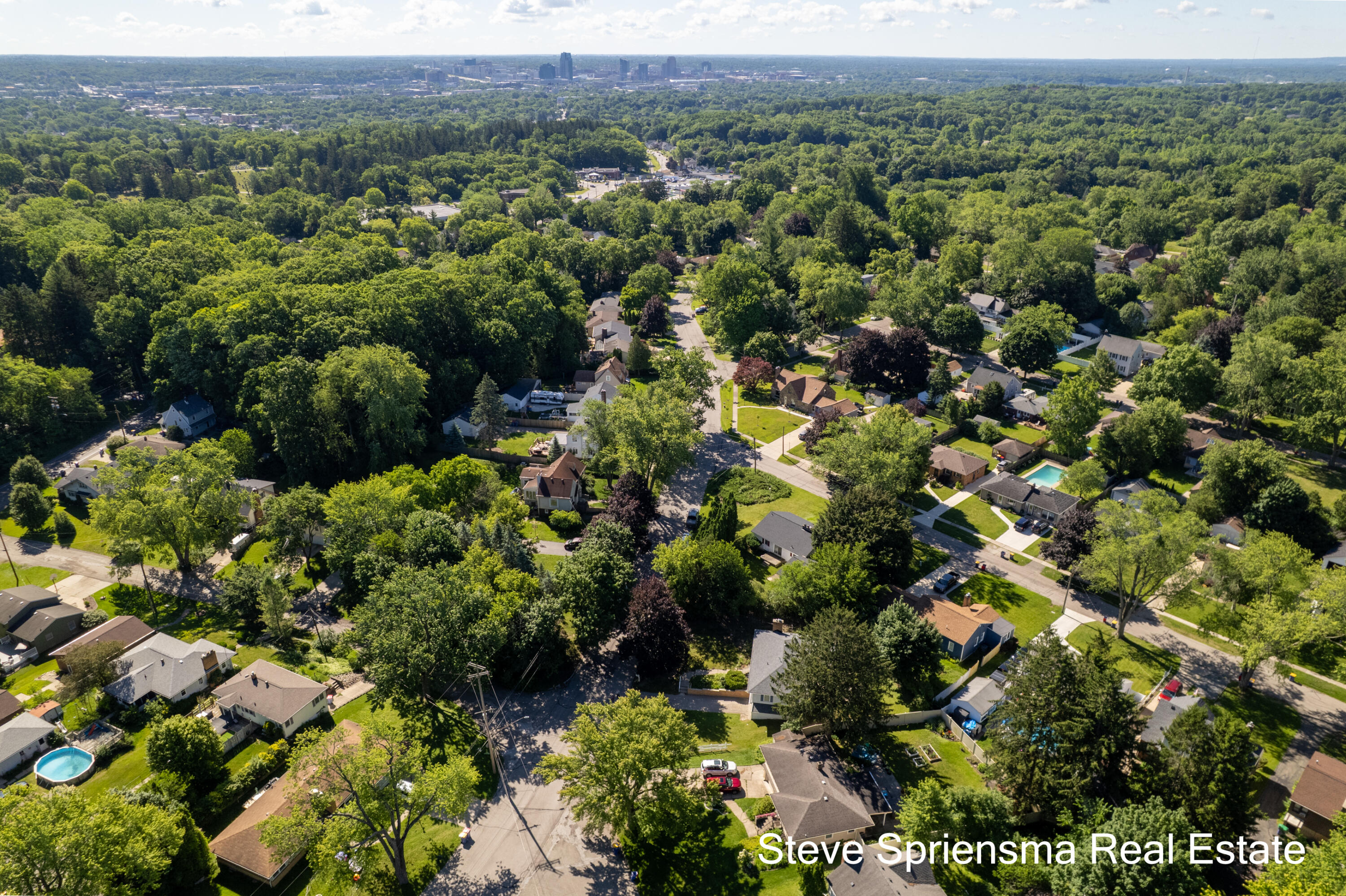 1355 Derby Drive NW Grand Rapids MI 49504