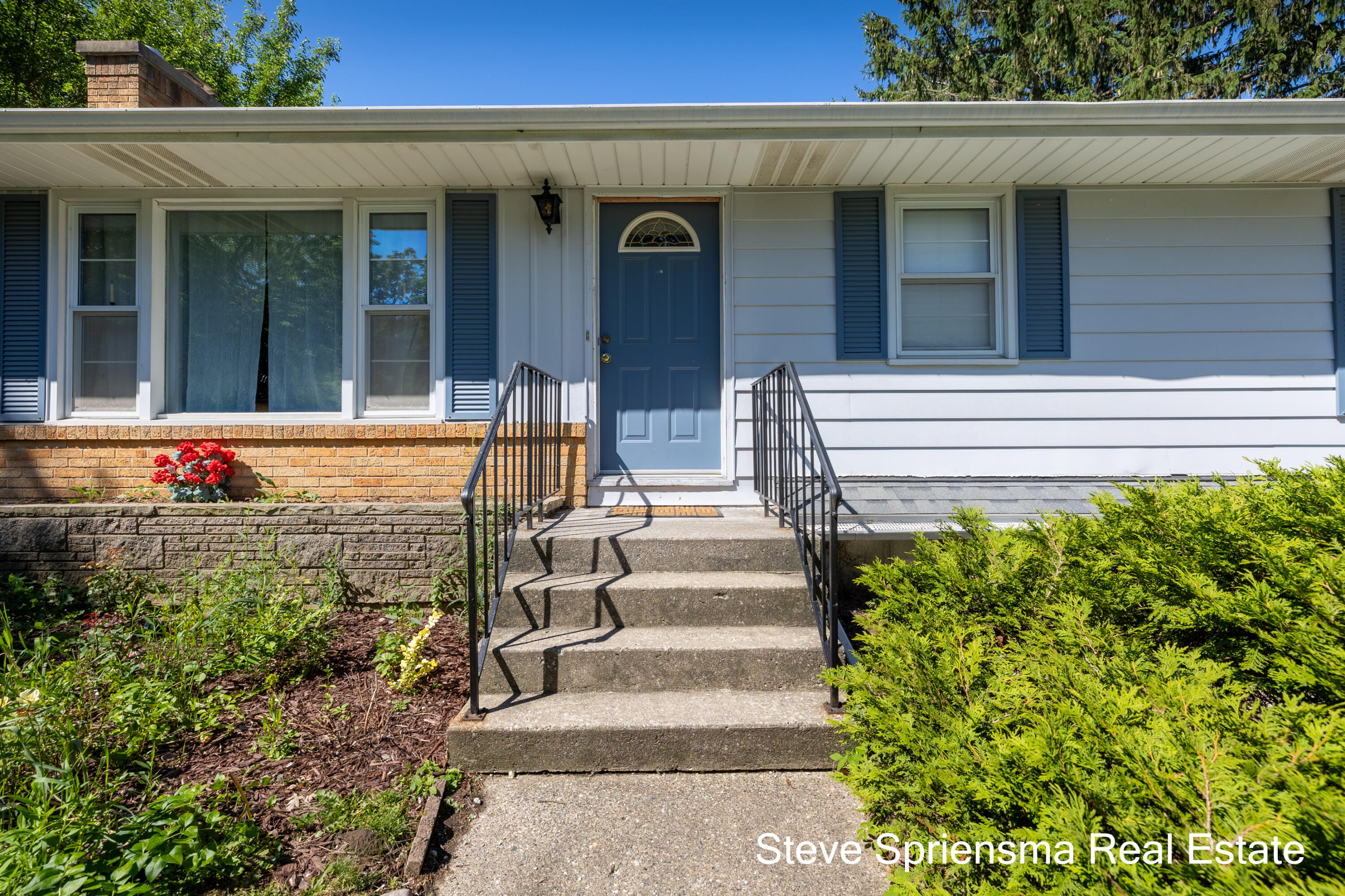 1355 Derby Drive NW Grand Rapids MI 49504