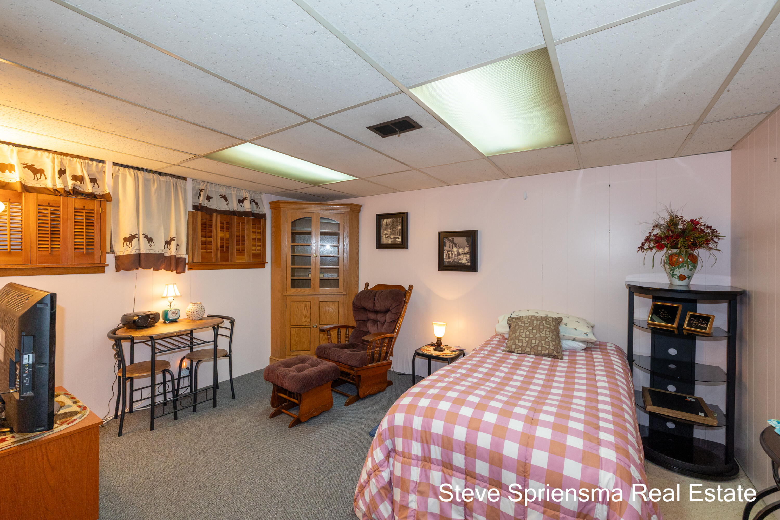 1355 Derby Drive NW Grand Rapids MI 49504