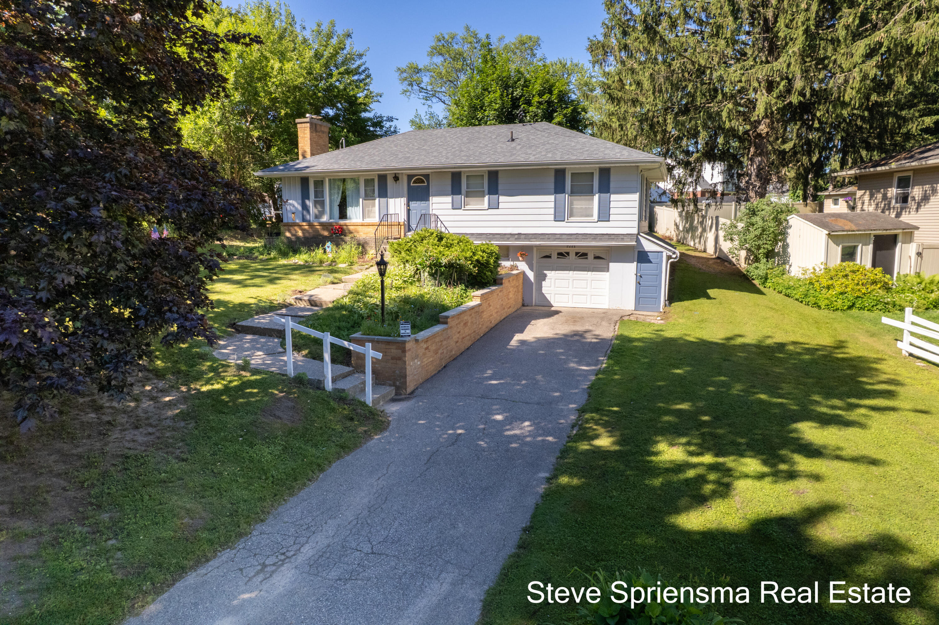1355 Derby Drive NW Grand Rapids MI 49504
