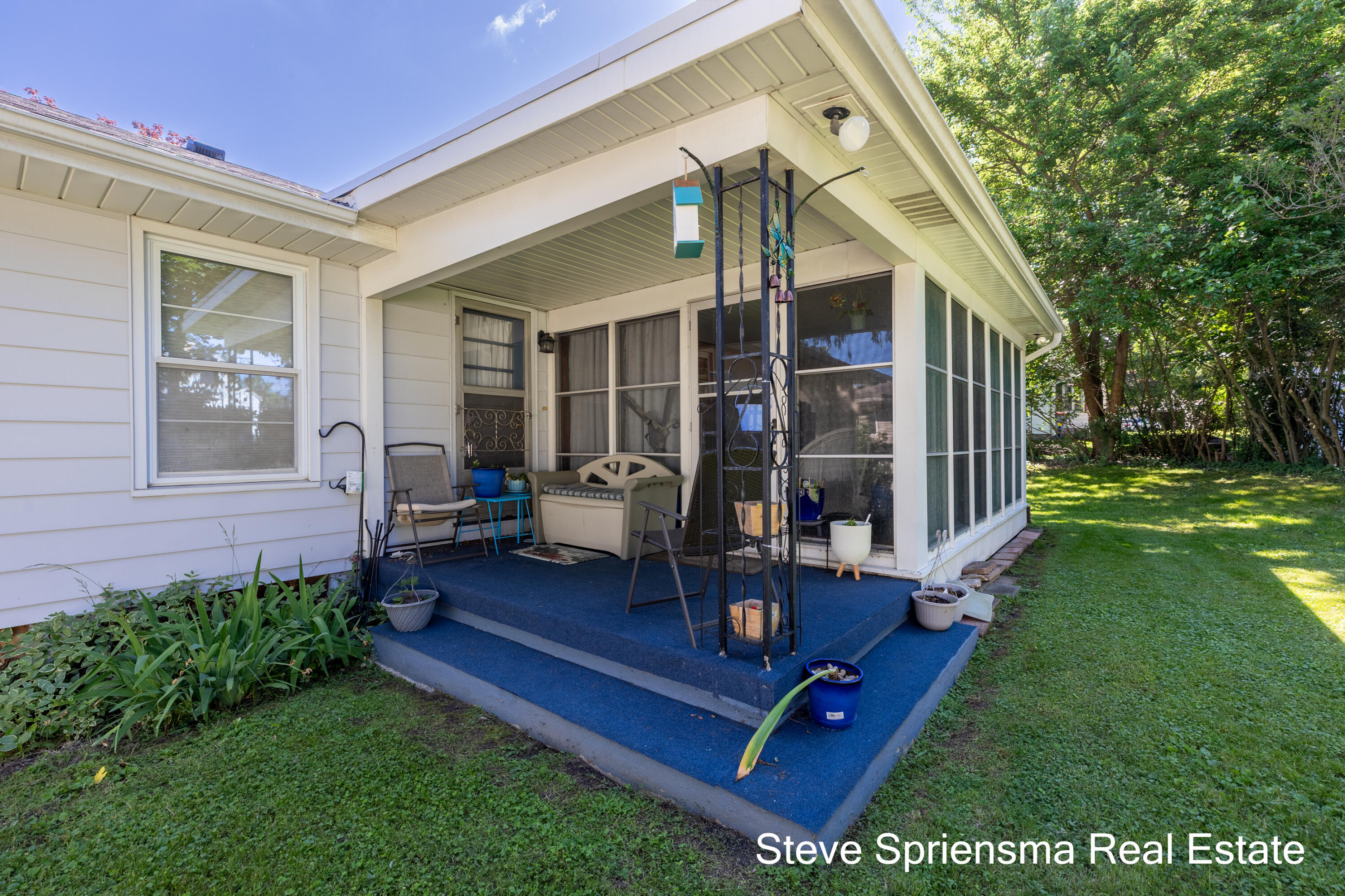 1355 Derby Drive NW Grand Rapids MI 49504